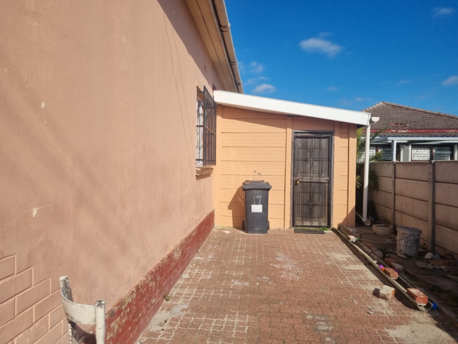 4 Bedroom Property for Sale in Parow Valley Western Cape